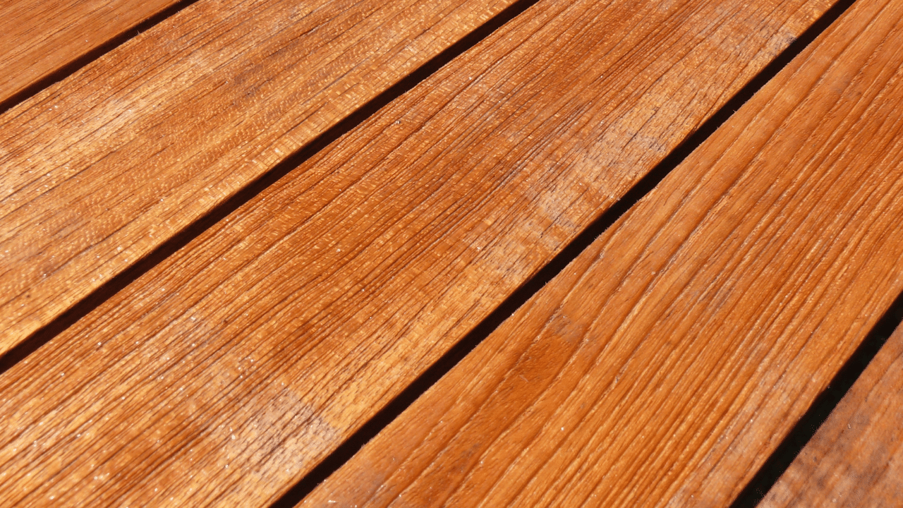 Teak houten tafel behandelen voor buiten