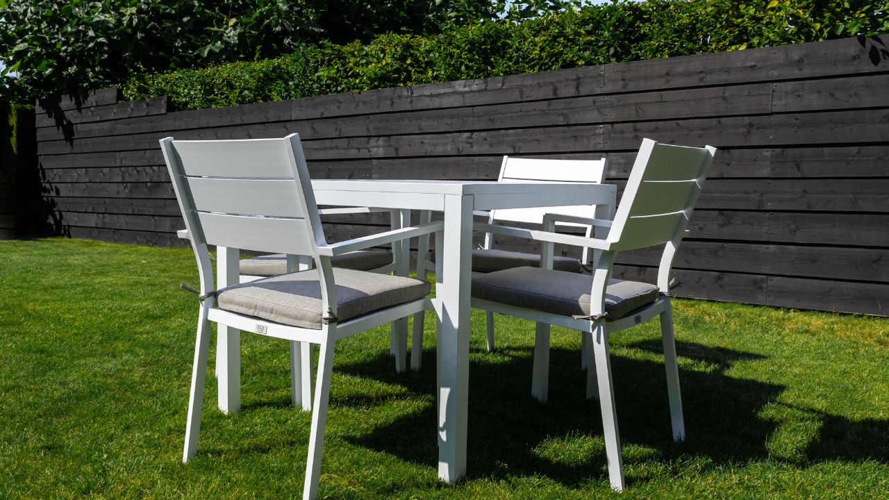 Kan een aluminium tuinset roesten