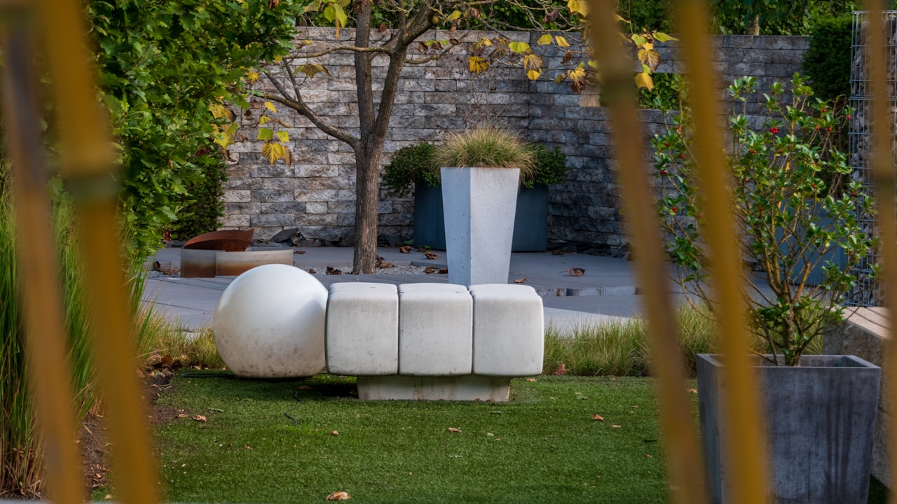 Moderne tuinstijl: strakke lijnen en premium materialen voor jouw tuin